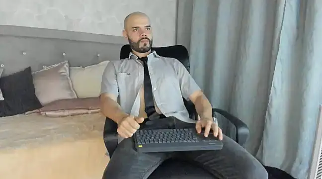 Luke Diaz7 online show from February 2025 11:32:02 PM