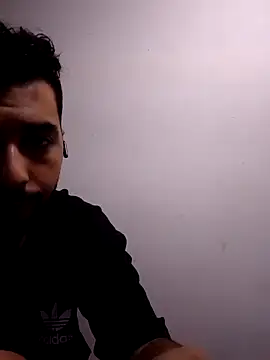 Snapshot of OutsizedPistol chatting on September 2025 06:37:02 AM OutsizedPistol online show from September 2025 06:37:02 AM