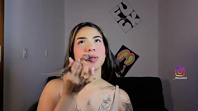 Maryybellax online show from December 2025 11:23:02 PM