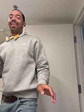 SIXKING7410 online show from February 2026 05:03:01 PM