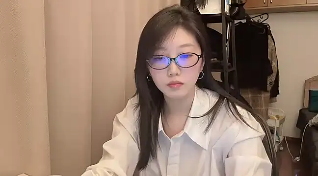 linlinnnnn online show from February 2025 03:29:01 PM