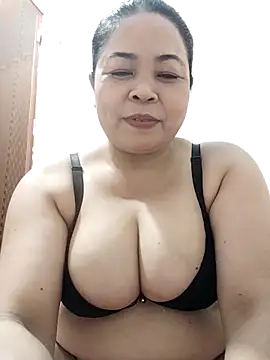 Snapshot of Baby-bigtits2024 chatting on October 2025 10:49:01 AM Baby-bigtits2024 online show from October 2025 10:49:01 AM