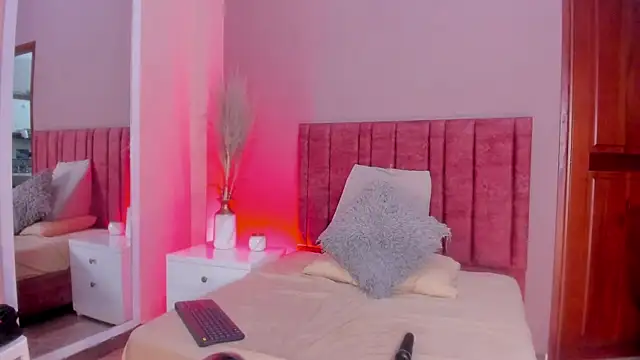 MiaHertz online show from February 2026 03:15:02 PM