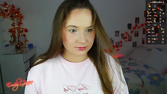 Snapshot of EmilyxxGraces chatting on October 2025 05:28:01 PM EmilyxxGraces online show from October 2025 05:28:01 PM