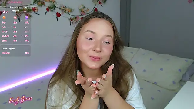 Snapshot of EmilyxxGraces chatting on June 2026 11:24:02 PM EmilyxxGraces online show from June 2026 11:24:02 PM