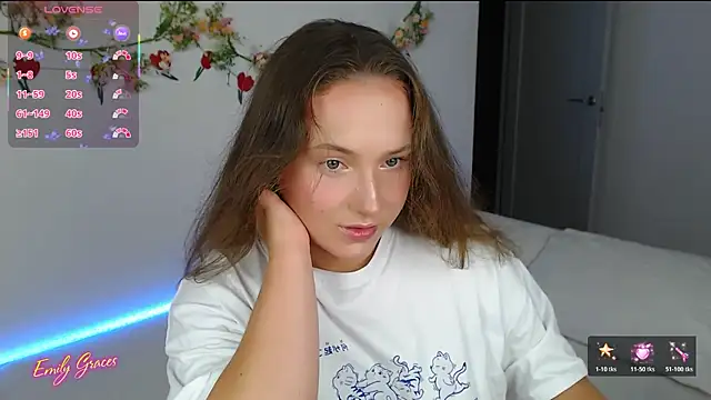 Snapshot of EmilyxxGraces chatting on July 2026 01:52:01 AM EmilyxxGraces online show from July 2026 01:52:01 AM