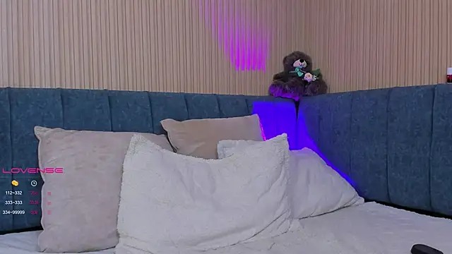 elizabeth 20 online show from March 2025 10:20:01 PM