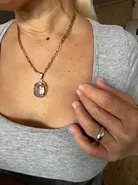 DeboraXporn online show from October 2025 02:19:01 PM