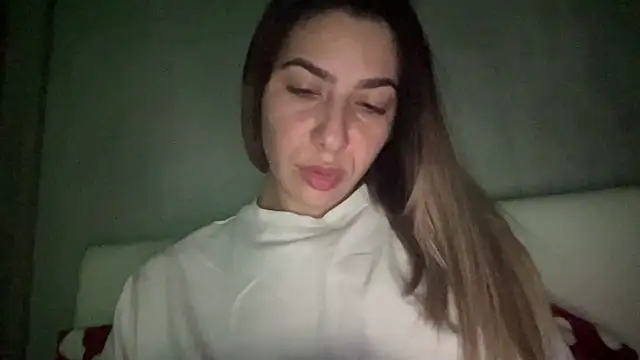 sarrah rossy online show from November 2025 09:04:01 PM