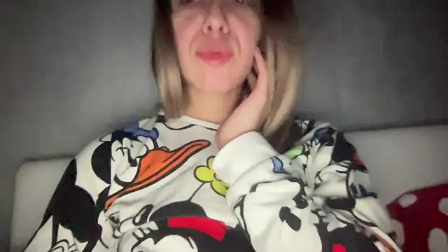 sarrah rossy online show from November 2025 10:31:02 PM