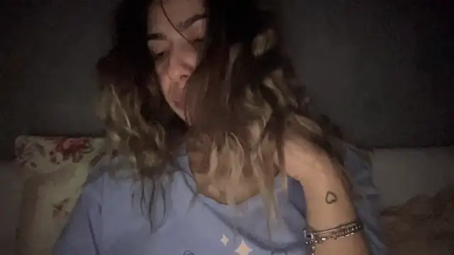 sarrah rossy online show from December 2025 09:10:02 PM