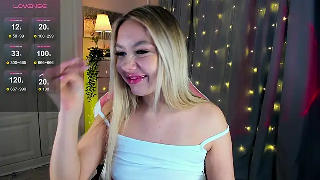 Snapshot of _Loneve__ chatting on March 2025 10:32:02 PM Loneve online show from March 2025 10:32:02 PM