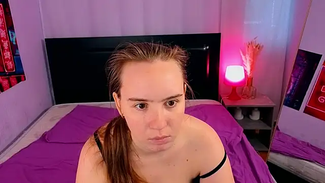Snapshot of Lika_0ne chatting on May 2026 12:01:02 PM Lika 0ne online show from May 2026 12:01:02 PM