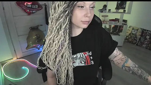 HoneySallyMoore online show from July 2026 06:20:01 PM
