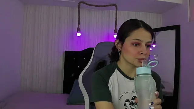 Snapshot of nicky_angel1 chatting on January 2026 06:55:01 PM nicky angel1 online show from January 2026 06:55:01 PM