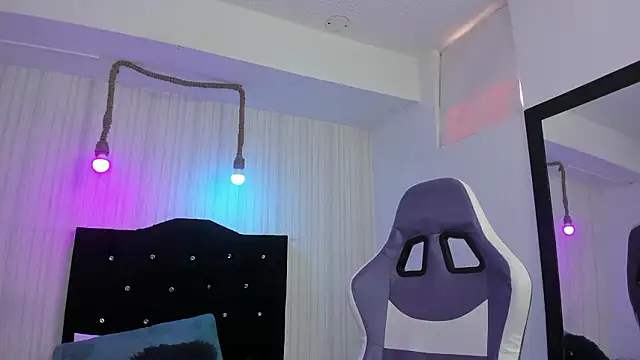 Snapshot of nicky_angel1 chatting on February 2026 06:44:02 PM nicky angel1 online show from February 2026 06:44:02 PM