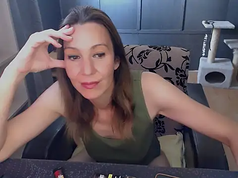 Snapshot of hannaha chatting on May 2026 10:32:02 AM hannaha online show from May 2026 10:32:02 AM
