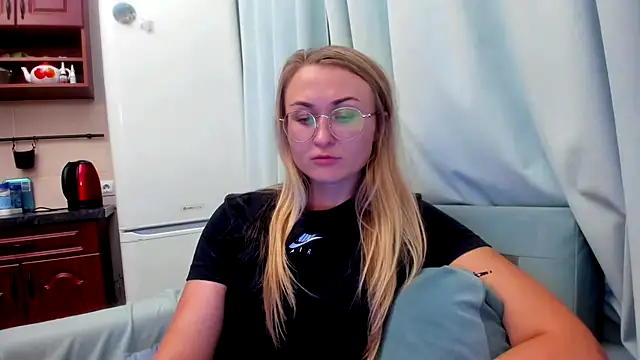 your Goddess Eva online show from September 2025 06:41:02 PM