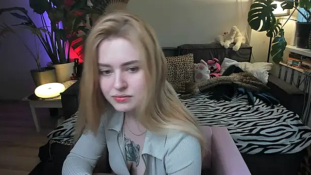 Alexa Pirs online show from March 2026 02:43:01 PM