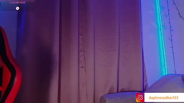 Daphnewalker   online show from January 2026 11:15:02 AM