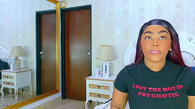 TianahGlow online show from November 2025 08:20:01 PM