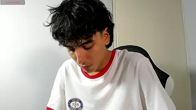 Snapshot of salvatore_montt chatting on February 2025 11:52:01 PM salvatore montt online show from February 2025 11:52:01 PM