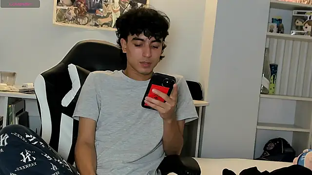 Snapshot of salvatore_montt chatting on March 2025 05:42:02 AM salvatore montt online show from March 2025 05:42:02 AM