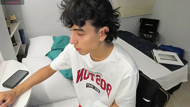 Snapshot of salvatore_montt chatting on March 2025 01:27:01 AM salvatore montt online show from March 2025 01:27:01 AM