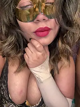 Snapshot of WifyHubby_38 chatting on February 2025 05:49:02 PM WifyHubby 38 online show from February 2025 05:49:02 PM