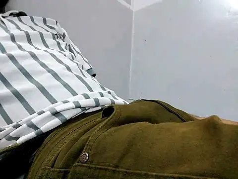 Snapshot of Lustyluckyy chatting on February 2025 09:11:02 AM Lustyluckyy online show from February 2025 09:11:02 AM