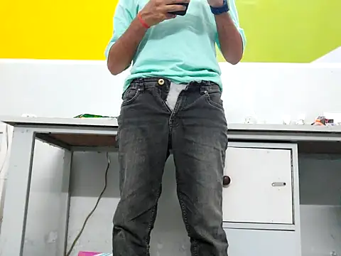 Snapshot of Lustyluckyy chatting on March 2025 01:23:01 PM Lustyluckyy online show from March 2025 01:23:01 PM