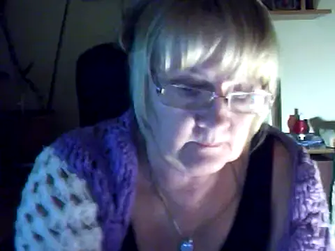 Snapshot of Violet5364 chatting on March 2025 08:38:02 PM Violet5364 online show from March 2025 08:38:02 PM
