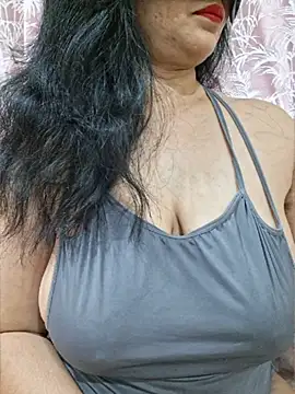 Snapshot of Jassi_Does chatting on May 2026 09:20:02 PM Jassi Does online show from May 2026 09:20:02 PM