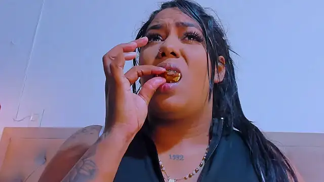 emma purple  online show from March 2025 06:26:02 PM