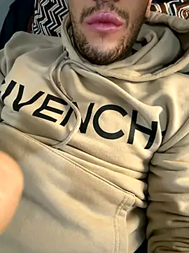 yaxxx03 online show from November 2025 04:38:01 PM