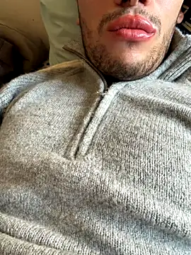 yaxxx03 online show from December 2025 12:10:02 PM