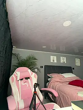 alejandra jonees online show from July 2026 02:03:02 AM