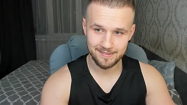 Snapshot of Vladik_b chatting on February 2025 04:56:02 PM Vladik b online show from February 2025 04:56:02 PM