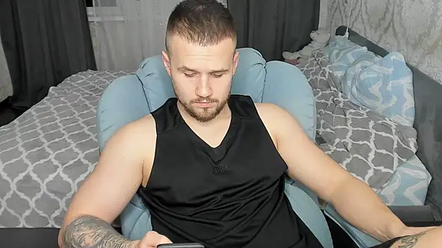 Snapshot of Vladik_b chatting on February 2025 09:25:02 PM Vladik b online show from February 2025 09:25:02 PM