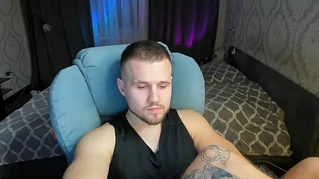 Snapshot of Vladik_b chatting on February 2025 08:31:01 PM Vladik b online show from February 2025 08:31:01 PM