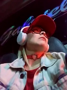 CandieGilson   online show from March 2026 10:43:01 AM