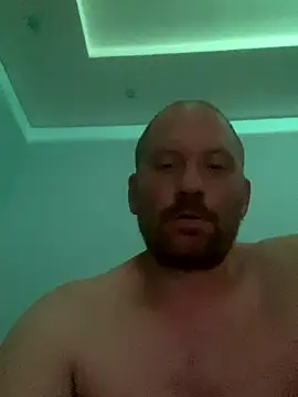 Krzysiekg123 online show from October 2025 05:13:01 PM