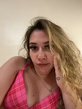 Snapshot of angelicasn0w chatting on February 2025 07:23:01 AM angelicasn0w online show from February 2025 07:23:01 AM