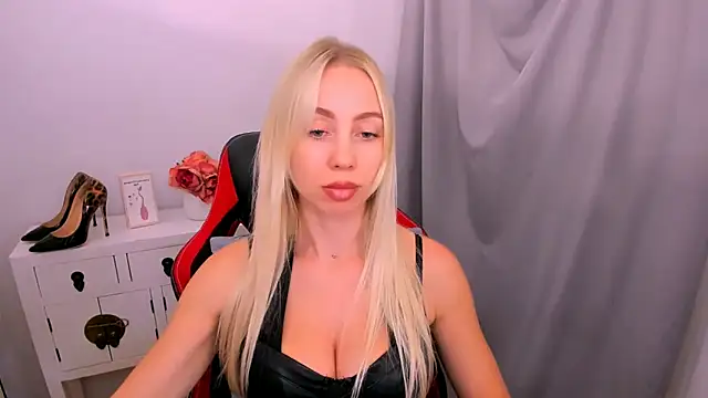 Snapshot of MargaritaRose chatting on June 2026 03:56:02 PM MargaritaRose online show from June 2026 03:56:02 PM
