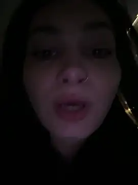 lunalovelee online show from April 2026 06:16:02 PM