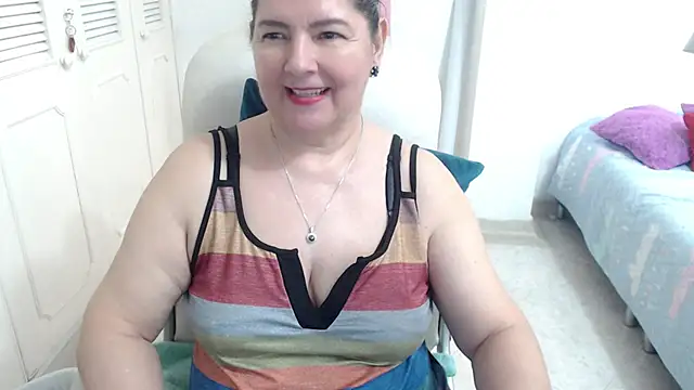 leonela 69 online show from April 2026 01:18:01 PM