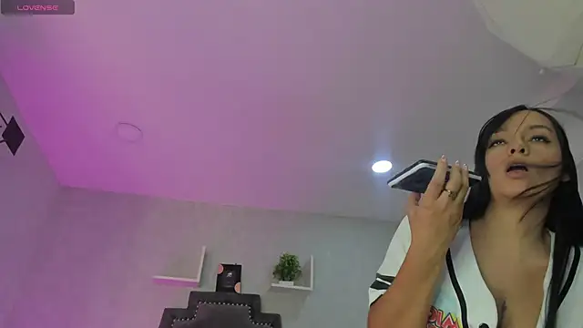 EmiliaRose  online show from November 2025 08:36:02 PM