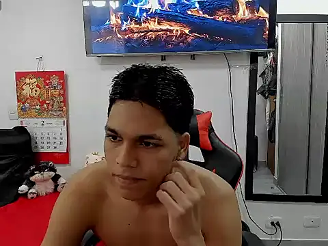 Snapshot of David_Gil19 chatting on February 2025 01:38:01 PM David Gil19 online show from February 2025 01:38:01 PM