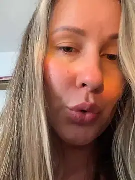 Mona Plus online show from February 2025 12:03:02 PM