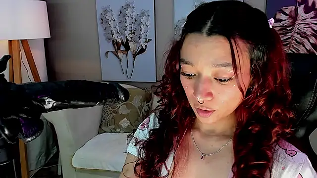 Snapshot of charlotte_bluee chatting on June 2026 02:01:02 AM charlotte bluee online show from June 2026 02:01:02 AM
